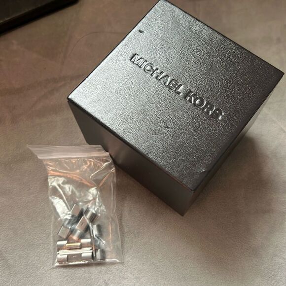 NEW Michael Kors Watch Links - Gunmetal - 5 Links 5 Pins with Large Leather Box - Picture 1 of 5